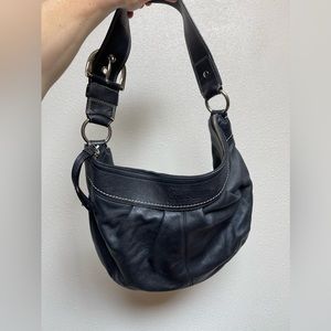 Womens D0973-F13731 Soho Black Leather Adjustable Strap Hobo